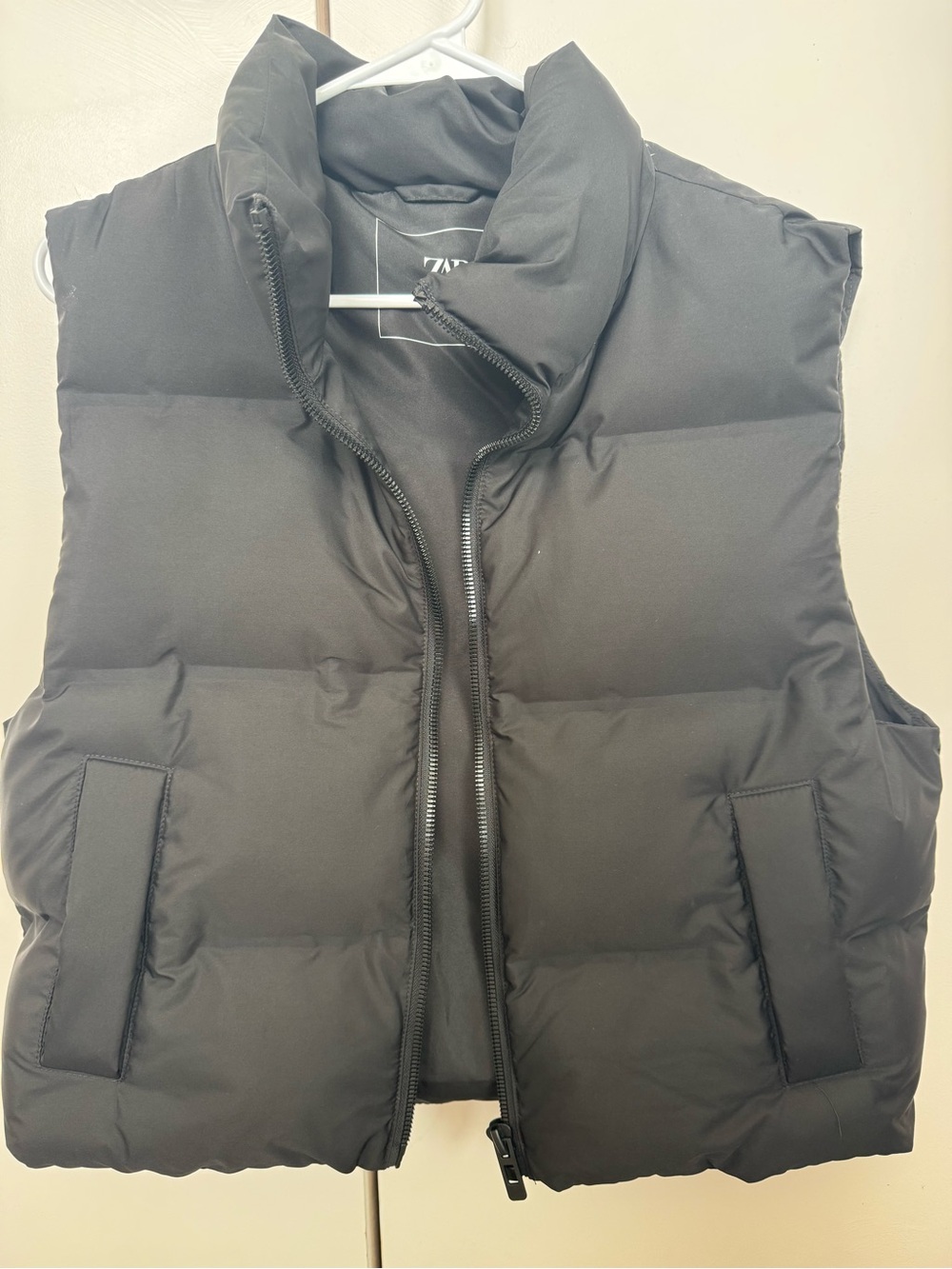 Zara Men's Black Quilted Puffer Vest never worn